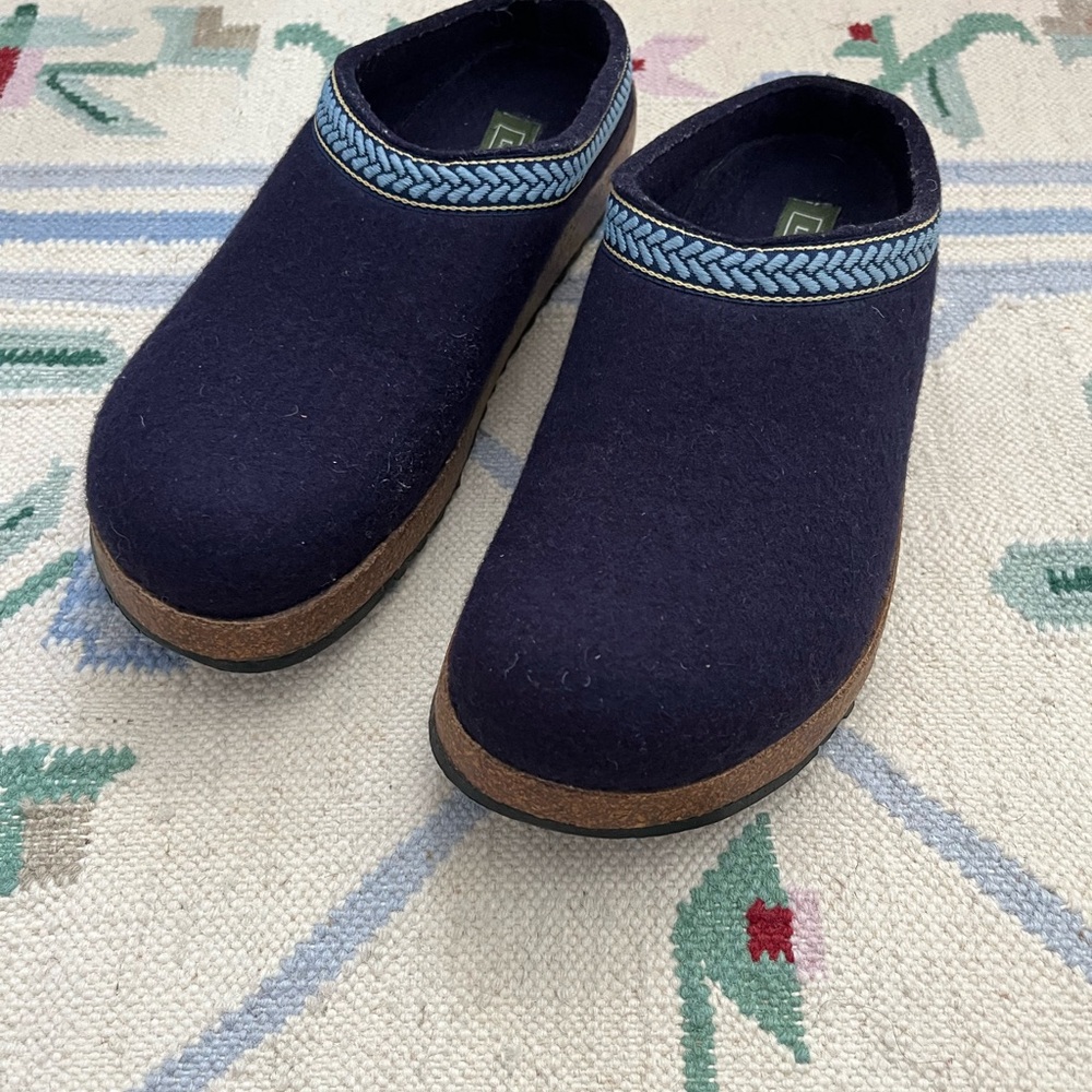 LL Bean Navy Wool Slip-On Clogs size 9